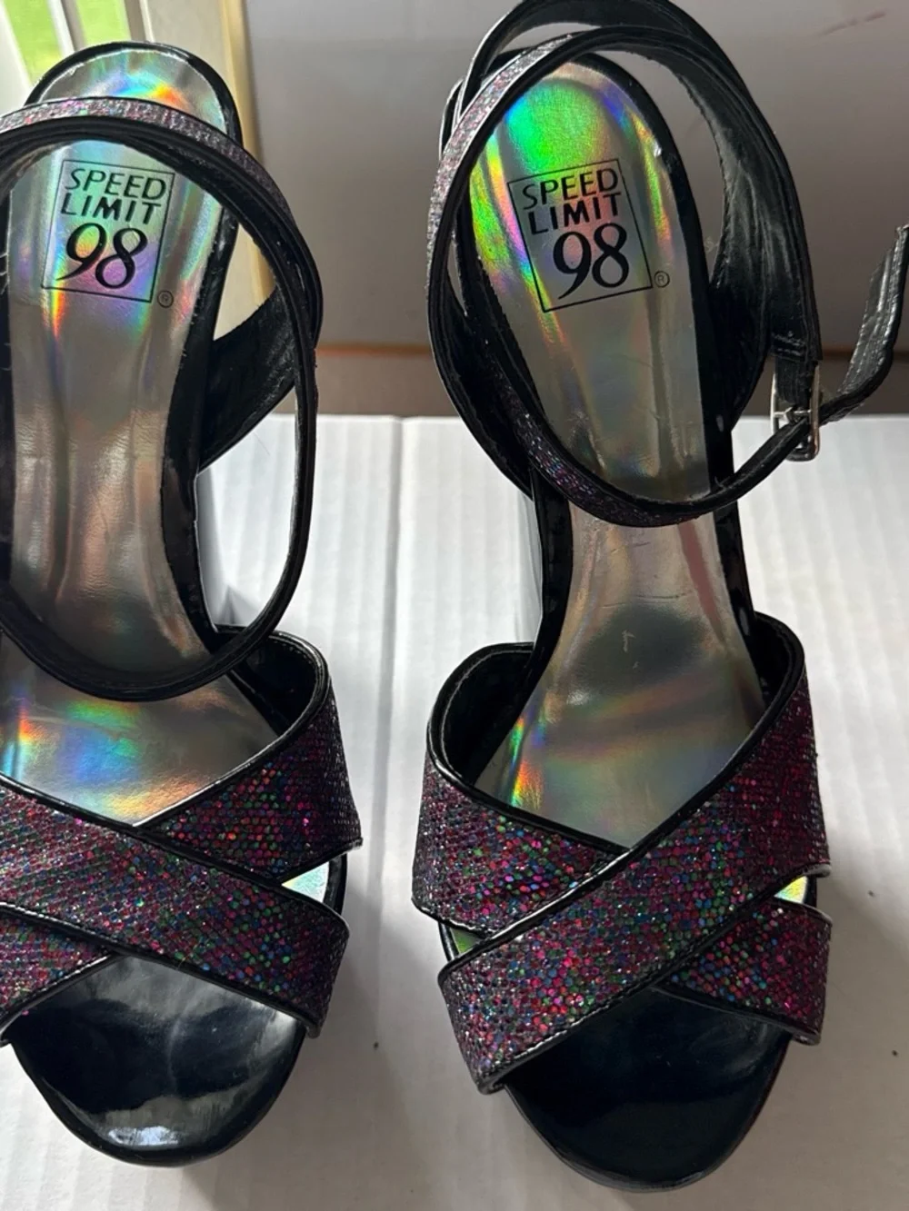 NWOT Purple Glitter Platform Heels Ankle Strap 6” Heel Size 7 (Estimated)